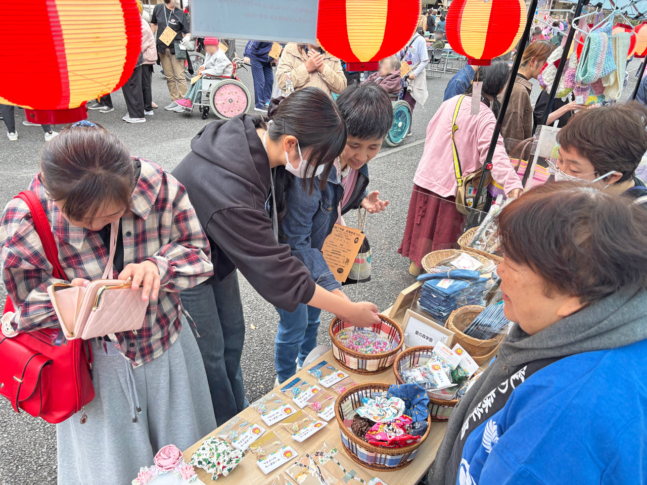 [紅梅会さんのお祭りで！] 女性利用者さん向けに可愛いアクセサリーを：11月２日(日)