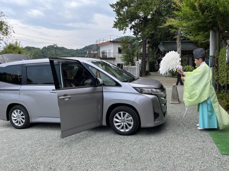 [お祓い！]   久々の新公用車導入に伴い、「お祓い」をしてまいりました！ ～ ８月６日(火)