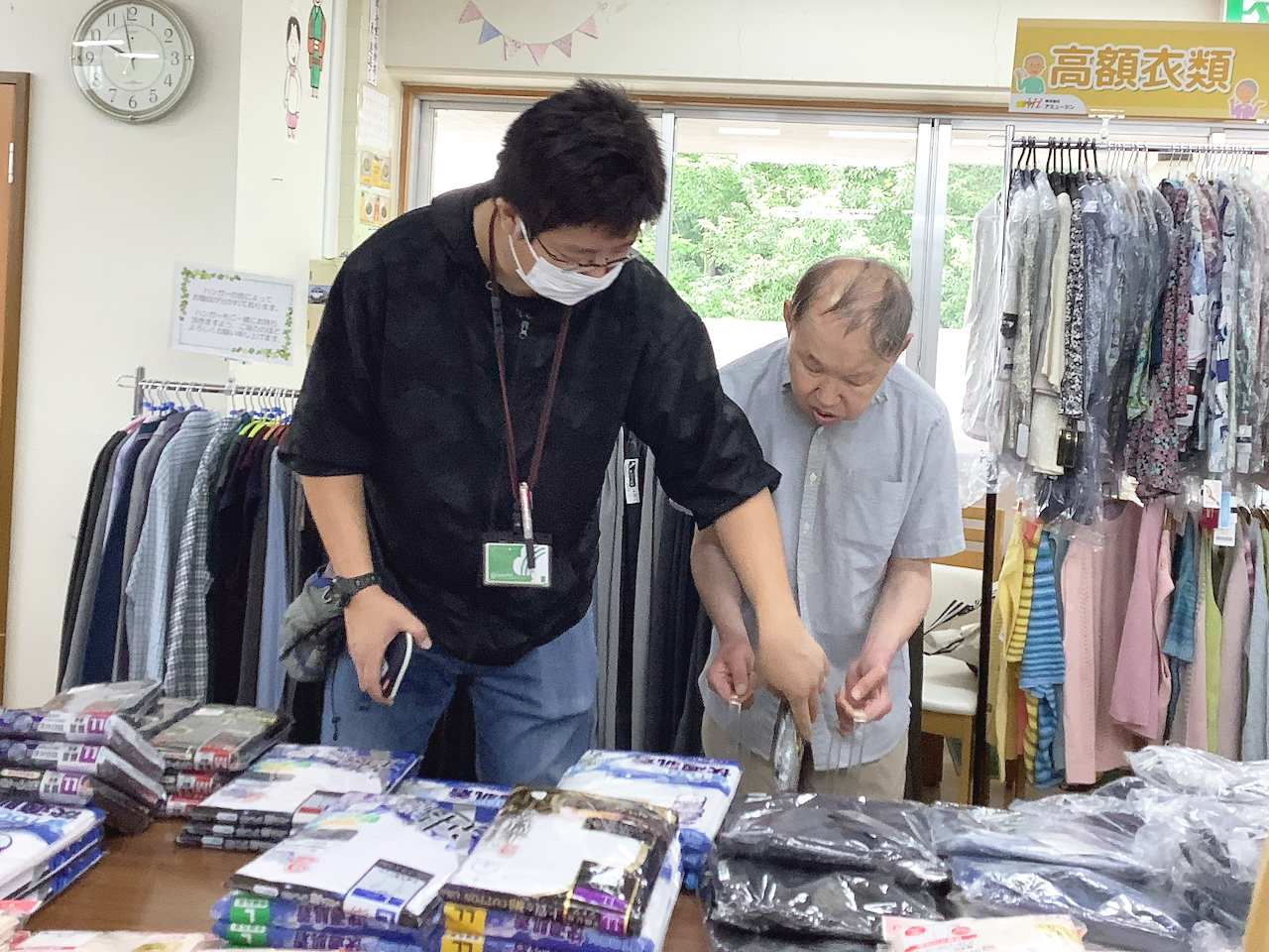[「衣」における「意思決定支援」を!] 2回目の学園内衣類販売 :5月26日(月)1