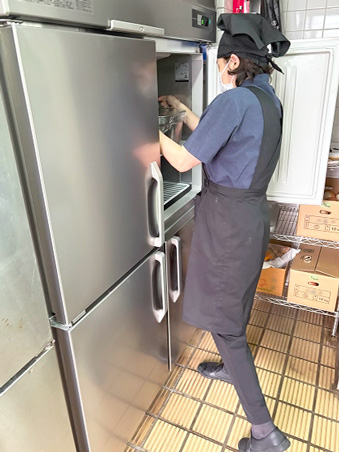 [悩みに悩んで買い替えました] 製氷機と冷凍庫の入替え：７月２日(水)2