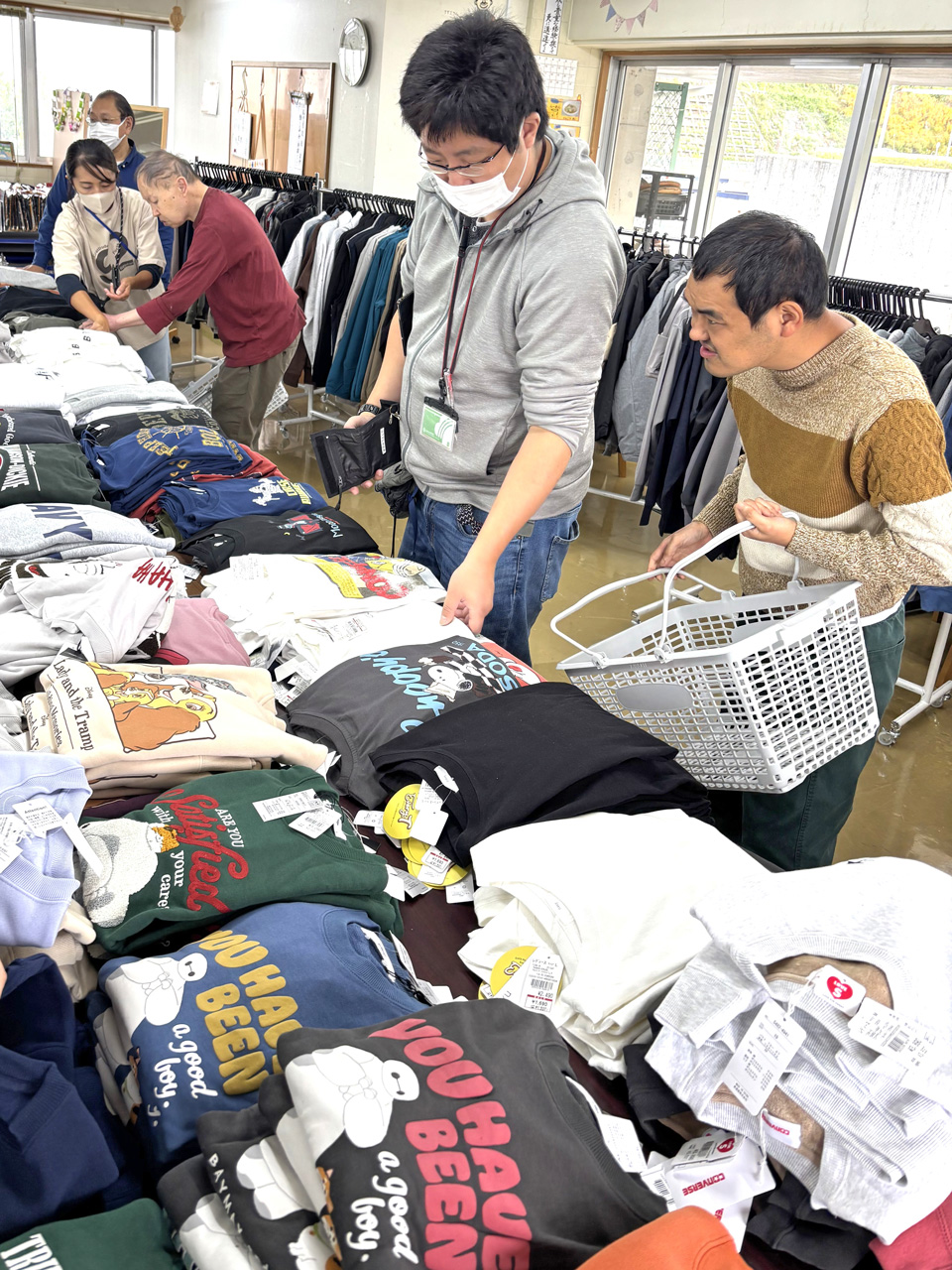 [「衣」の選択] 今年２回目の衣類出張販売は５月と違うお店をお招きし！：11月11日(火) 4