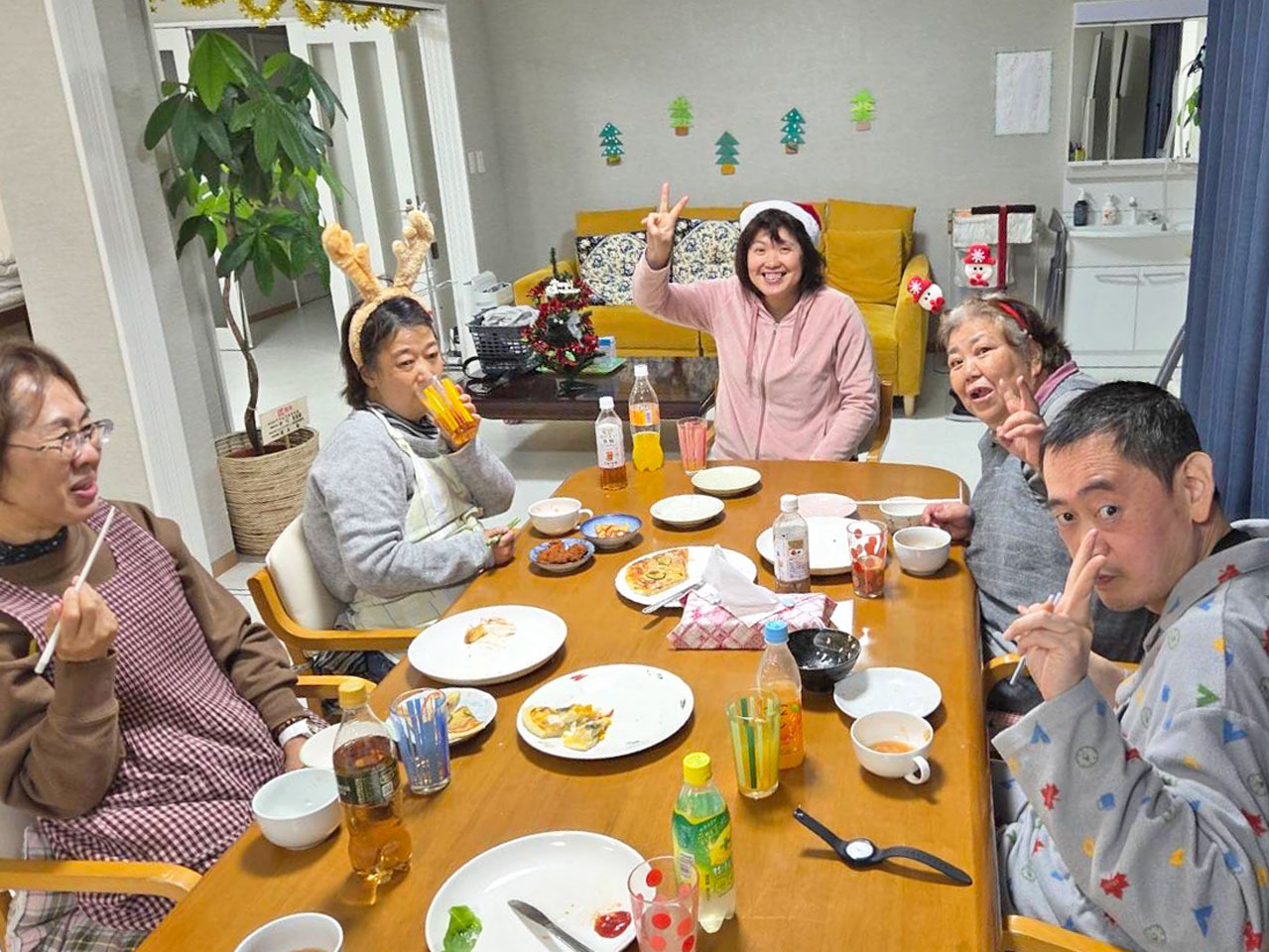 [クリスマス会！] 入所、GH、通所、それぞれで盛り上がりました：12月20日(土)など 5