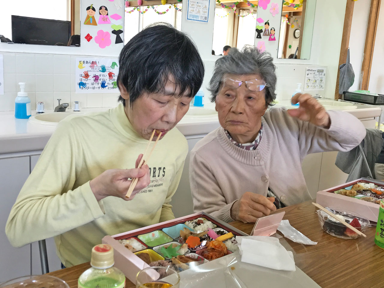 [熱唱！] 地元フォークデュオをお招きして盛り上がった「春の会」：３月14日(土) 4