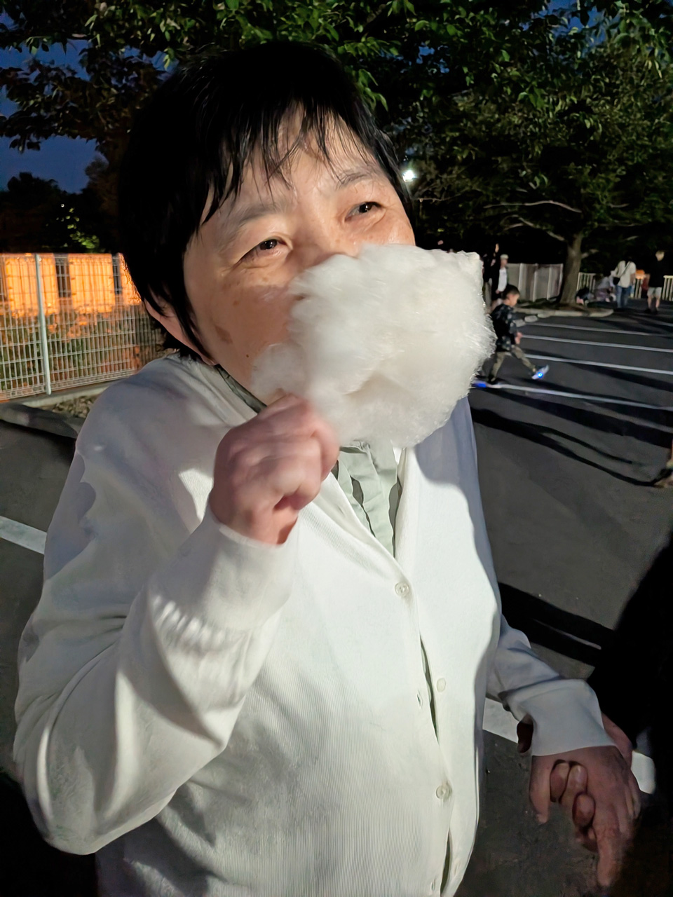 [増えた！] 園庭横の榎田川での恒例のホタル観賞会！ 去年より蛍も増えて！：６月６日(土) 1